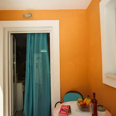 Apartment Mary
